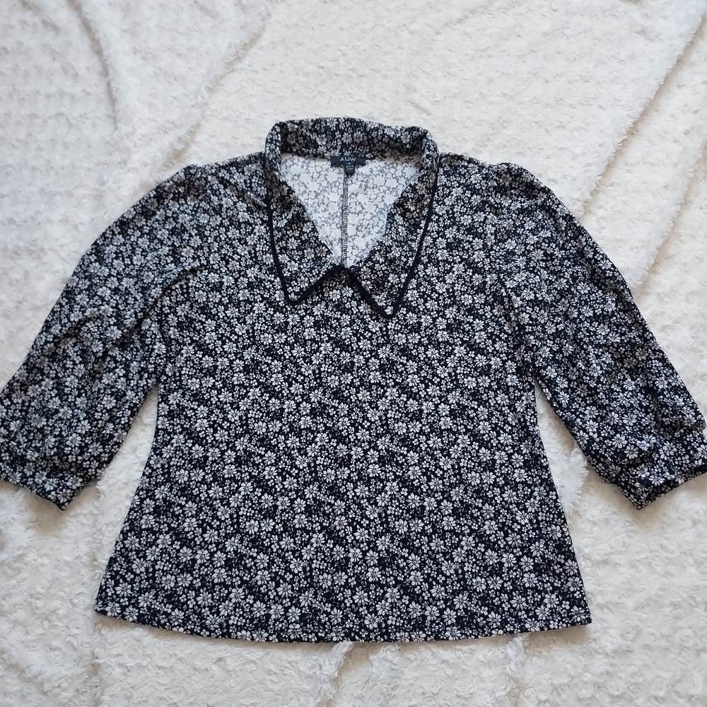 Ditsy Daisy Floral 3/4 sleeve Stretch top Cottagecore Career Office Work Fall